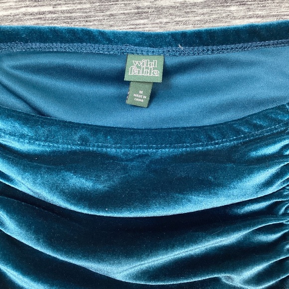 Wild Fable Women’s Slate Blue Velvet Tiered Mini Skirt with Roushing - Picture 4 of 7